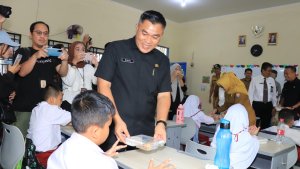 Pemkot Palembang Luncurkan Program Makan Bergizi Gratis untuk Ribuan Siswa