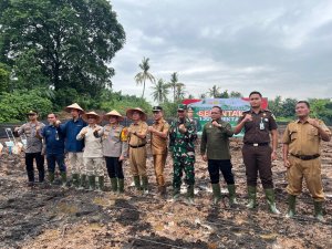 Sinergi dengan Polres Muara Enim, Bukit Asam Turut Mendukung Penanaman Jagung Serentak