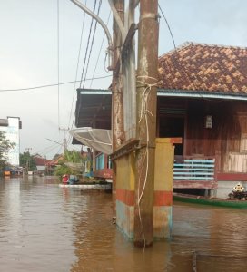 PLN UID S2JB Himbau Masyarakat Waspada Bahaya Kelistrikan Saat Banjir