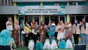 Menyambut Ramadhan, PLN UP3 Lahat Bagikan Bantuan kepada Anak-Anak