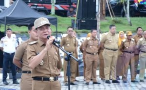 Hari Pertama Masuk Kerja, Wabub OKU Selatan Pimpin Apel Gabungan