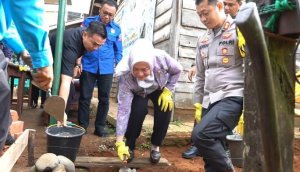 Sukini Terima Bantuan Bedah Rumah, Bupati Musi Rawas: Semoga Program Bantuan ini Membawa Berkah