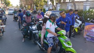 DPP API Bagikan Ratusan Takjil Hari ke – 12 Bulan Ramadhan 1446 H
