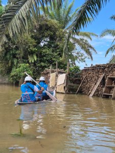 PLN UP3 Jambi Bergerak Cepat untuk Mengamankan Kelistrikan Saat Banjir