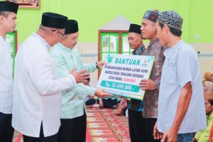 Pemkab Muba Bagikan Bantuan kepada Masyarakat, Wabup Rohman: Momentum Pererat Silaturahmi