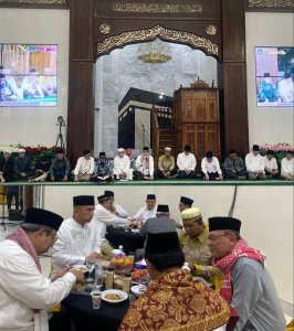 Direktur Intelkam Polda Sumsel dengan Rektor Universitas Sriwijaya Jalin Silahturahmi dan Berbuka Bersama di masjid An – Nabawi Indralaya