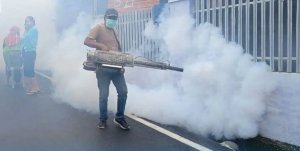 Sukseskan Pemberantasan Sarang Nyamuk, Dinkes Kota Prabumulih Lakukan Foging