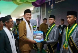 Bupati Panca Hadiri Haflah Wisuda Kelas Akhir Santri dan Santriwati Ponpes Darul Iman