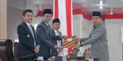 Rapat Paripurna XIV DPRD Ogan ilir Masa Sidang Ke-III Tahun 2025, Dihadiri Bupati Panca Wijaya Akbar