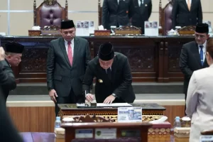 Bukti Nyata Sinergi Pemprov Sumsel dengan DPRD, Herman Deru Sahkan Raperda Perubahan APBD Sumsel 2025