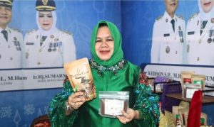 Kriya Muara Enim Laris di Wakatobi WAVE 2025, Batik Petule Diboyong Turis Prancis