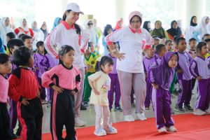 Ciptakan Generasi Anak-anak PAUD Sehat dan Aktif Bunda PAUD OI Ibu Tikha Alamsjah Panca Wijaya Ajak Senam Bersama