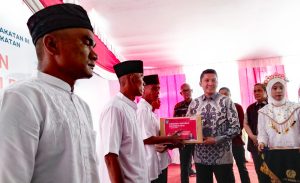12 Warga Binaan Lapas Tanjung Raja Bebas, Bupati Ogan Ilir Serahkan Langsung Remisi Umum