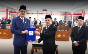 Wabub H.Ardani Hadiri Rapat Paripurna XVII DPRD Ogan Ilir, dan Tandatangani Nota Kesepakatan Perubahan KUA-PPAS APBD 2025