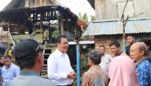 Bupati Muara Enim Serahkan Bantuan Korban Kebakaran dan Puji Kekompakan Warga Desa Kepur
