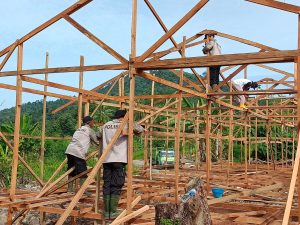 Capai 47 Unit, Pembangunan Huntara Sat Brimob Polda Sumbar Terus Berjalan di Pauh