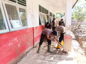 Pasbrimob 1 BKO Polres Tapteng Laksanakan Aksi Kemanusiaan Pascabencana