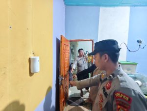 Personil Polsek Tanjung Raja Lakukan Olah TKP, Rumah Ditinggal Yasinan Emas dan Uang Habis Digondol Maling
