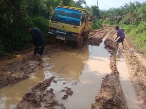 Menyedihkan, 2 Desa di Musi Rawas Terisolir, Krisis Sembako Hingga Warga Sakit Meninggal di Jalan
