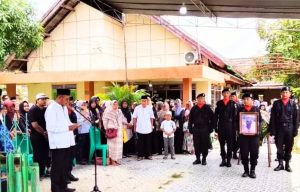 Wali Kota Prabumulih Pimpin Upacara Pemakaman ASN Almarhumah Junaidah