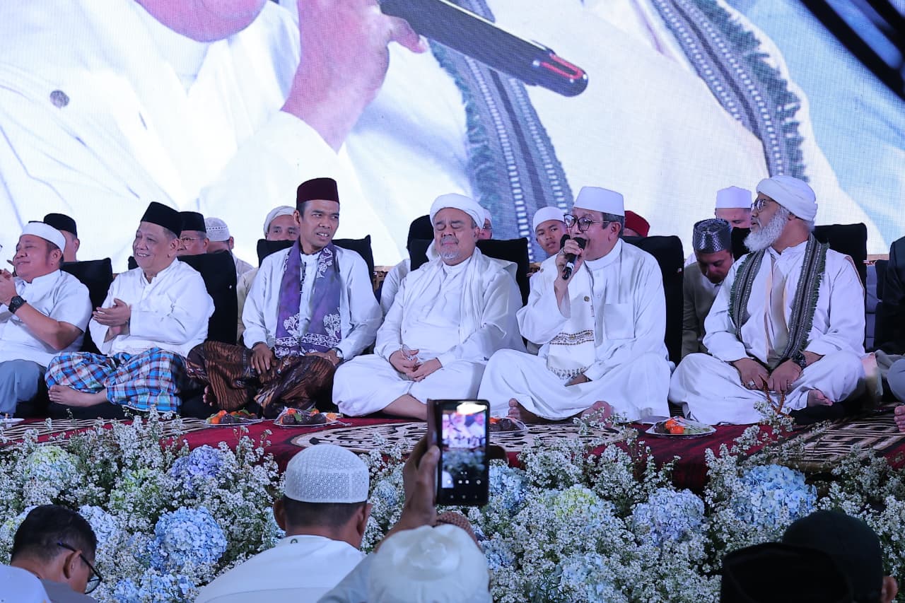 UAS & Habib Rizieq Bersatu dalam Doa di 40 Hari Wafatnya Haji Halim