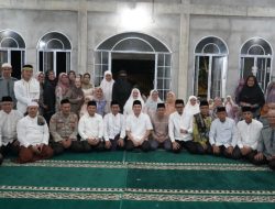 Bupati Panca Wijaya Akbar Gelar Safari Ramadhan di Muara Kuang, Serahkan Bantuan untuk Masjid dan Warga