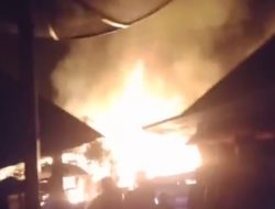 Warga Panik, Satu Unit Rumah Terbakar di Kedaton