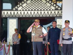 Pastikan Kesiapan Personel dan Fasilitas, Herman Deru Pimpin Apel Operasi Ketupat 2026