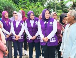 Ketua TP PKK Kota Prabumulih Kunjungi Warga Kelurahan Sukaraja yang Kurang Mampu