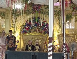 Bapak Sahalan Hasyim Sampaikan Sambutan Keluarga Mempelai Perempuan pada Resepsi Pernikahan Jihan dan Andre