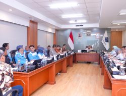 Wamenaker Bertindak Cepat Atas Permasalahan Kerja di Hari Libur Nasional Wajib Bayar Lembur