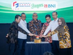 Wamenaker: Mahasiswa Harus Perkuat Kompetensi dan Sertifikasi untuk Hadapi Dunia Kerja
